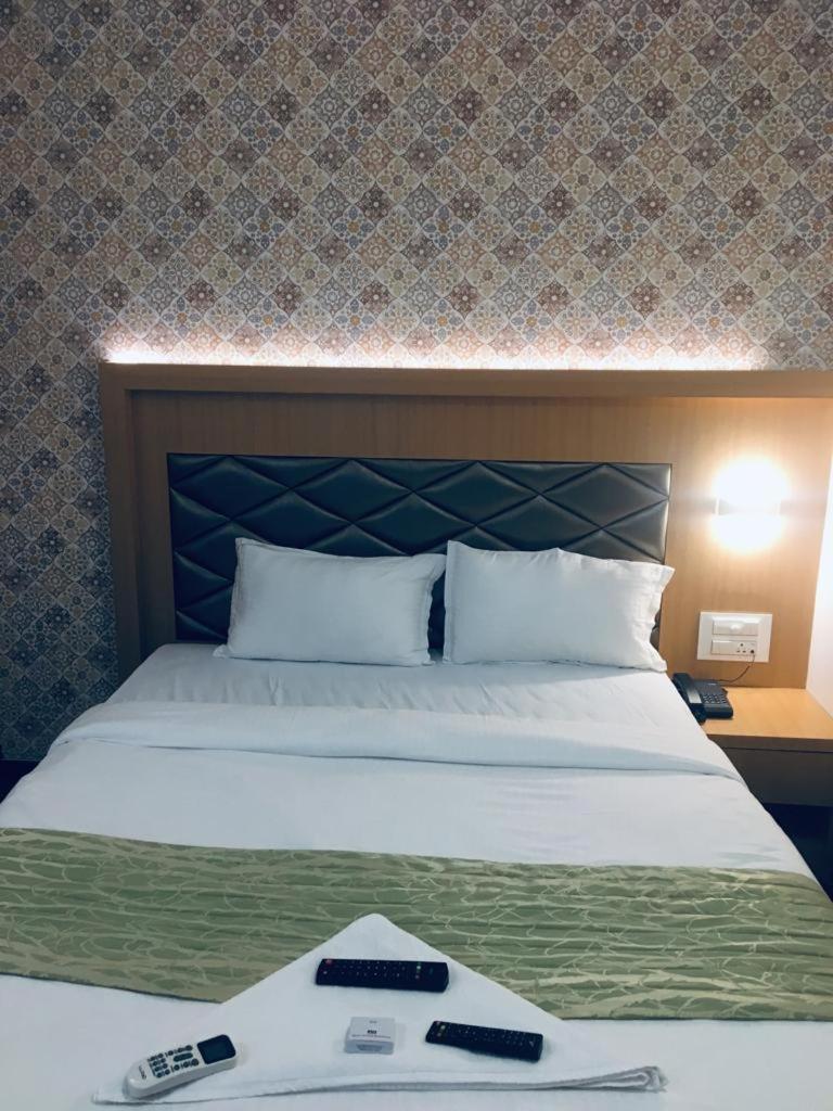 Glitz Hotels The Ar Residency - Nr Thane Railway Station Luaran gambar